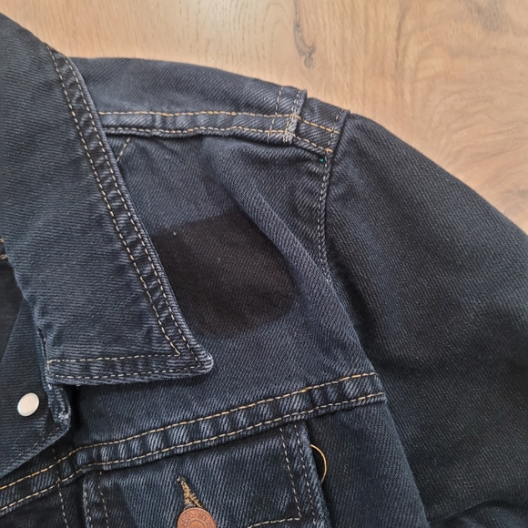 Levi’s Vintage Trucker Jean Jacket Size Large 90’s Denim Distressed Patches - Picture 4 of 7